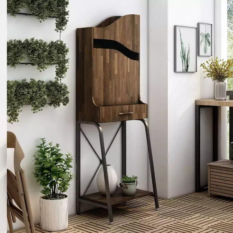 Mini bar industriel à 1 tiroir avec étagères et finition Hickory clair : Rangement pour vins, capacité de 20 bouteilles