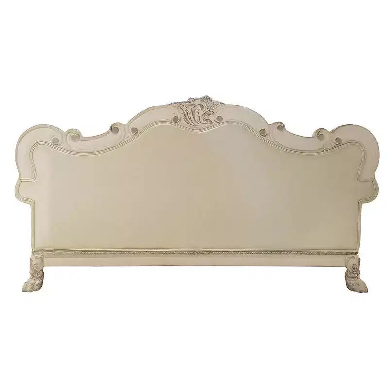 Canapé de Dresde 85,5 po en cuir synthétique et finition blanc cassé - Acme Furniture : Rembourrage capitonné traditionnel avec clous décoratifs