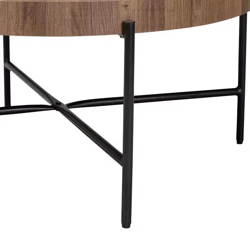 Table basse en bois couleur noyer et métal noir au style industriel moderne