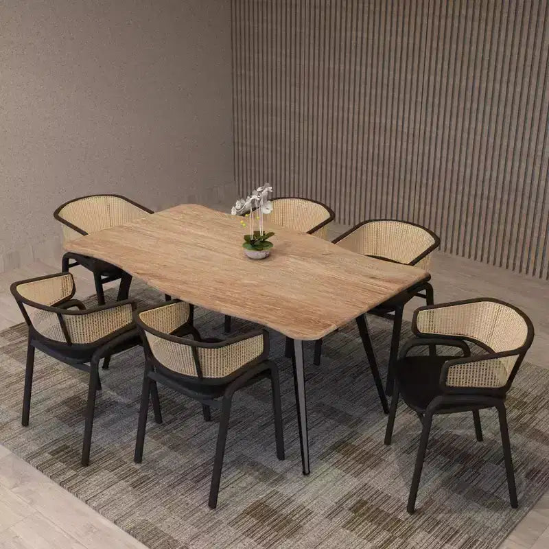 Chaise de salle à manger moderne avec structure noire
