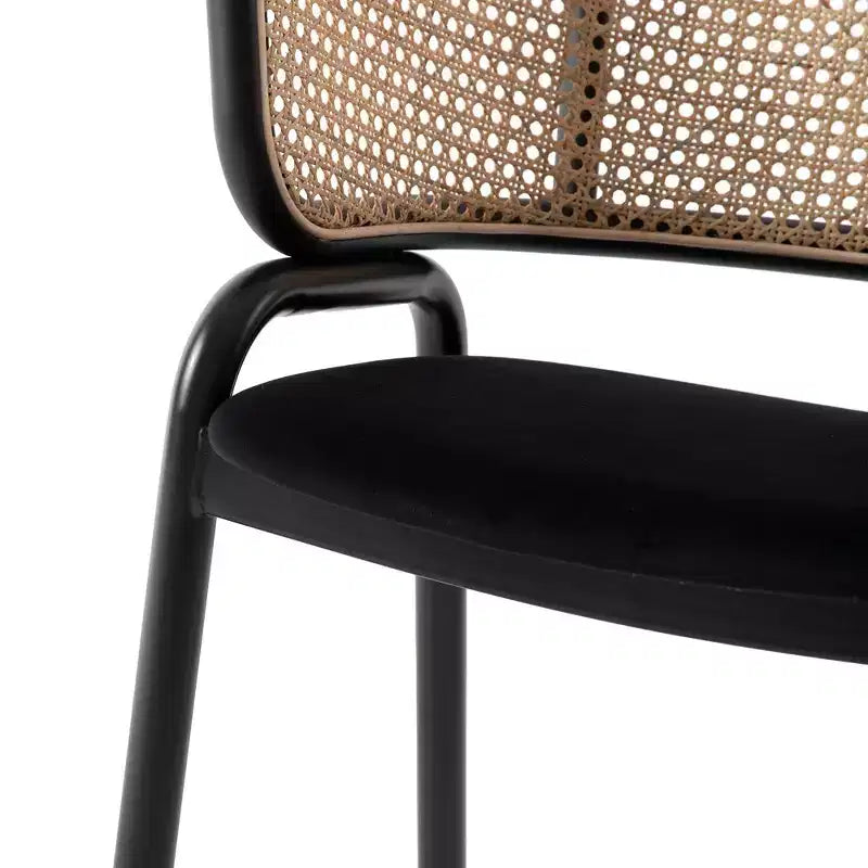 Chaise de salle à manger moderne avec structure noire