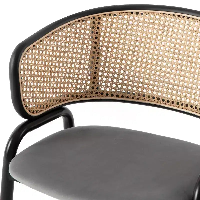 Chaise de salle à manger moderne avec structure noire