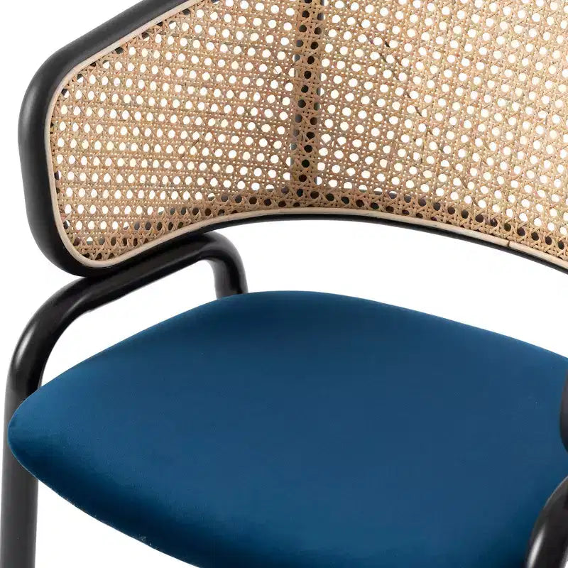 Chaise de salle à manger moderne avec structure noire